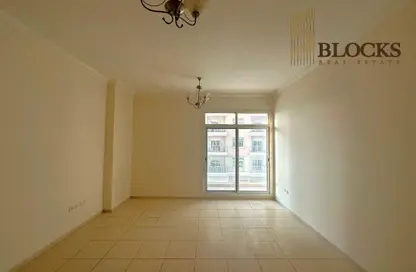 Apartment - 1 Bedroom - 2 Bathrooms for rent in Mazaya 7 - Queue Point - Dubai Land - Dubai