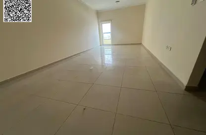Apartment - 3 Bedrooms - 3 Bathrooms for rent in Al Jurf 2 - Al Jurf - Ajman Downtown - Ajman