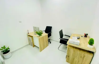 Office Space - Studio - 1 Bathroom for rent in Red Avenue - Al Garhoud - Dubai