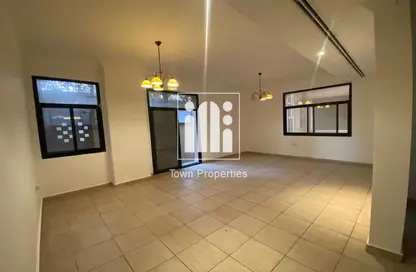 Villa - 4 Bedrooms - 5 Bathrooms for rent in Al Khaleej Al Arabi Street - Al Bateen - Abu Dhabi