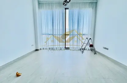 Apartment - 1 Bedroom - 2 Bathrooms for rent in Jumeirah Garden City - Al Satwa - Dubai