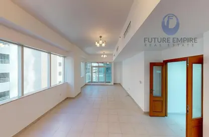 شقة - 2 غرف نوم - 4 حمامات للايجار في بلو تاور - شارع الشيخ زايد - دبي