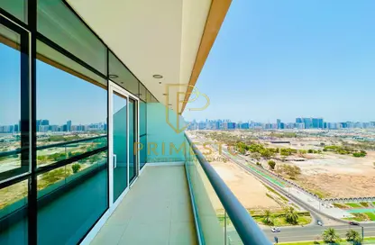شقة - 3 غرف نوم - 5 حمامات للايجار في يونايتد سكوير - الخالدية - أبوظبي