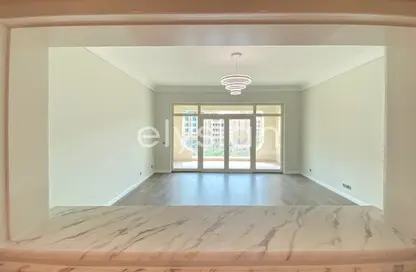 Apartment - 2 Bedrooms - 3 Bathrooms for rent in Abu Keibal - Shoreline Apartments - Palm Jumeirah - Dubai