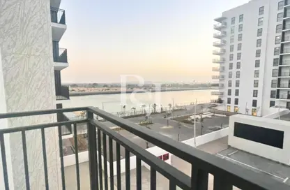Apartment - 2 Bedrooms - 2 Bathrooms for sale in Waters Edge - Yas Island - Abu Dhabi