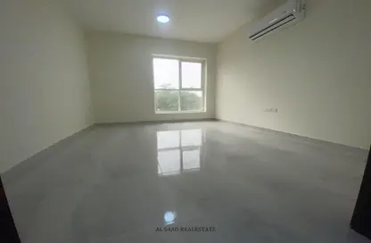 Empty Room image for: Apartment - 2 Bedrooms - 3 Bathrooms for rent in Al Marayegh - Al Jaheli - Al Ain, Image 1