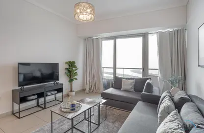 Living Room image for: Apartment - 1 Bedroom - 1 Bathroom for rent in Ocean Heights - Dubai Marina - Dubai, Image 1