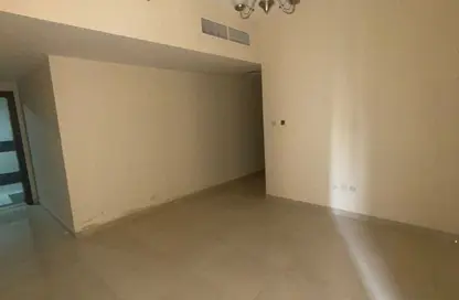 شقة - غرفة نوم - 1 حمام للايجار في برج الملكة - القصباء - الشارقة