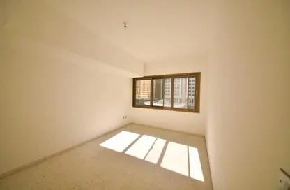Empty Room image for: Apartment - 3 Bedrooms - 4 Bathrooms for rent in Al Firdous Street - Tourist Club Area - Abu Dhabi, Image 1