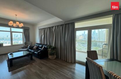 Apartment - 3 Bedrooms - 3 Bathrooms for rent in Al Nabat - Shoreline Apartments - Palm Jumeirah - Dubai