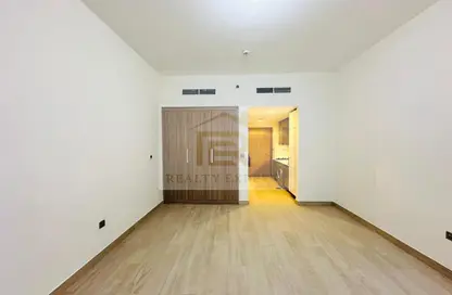 صورة لـ غرفة فارغة شقة - 1 حمام للايجار في عزيزي ريفيرا - ميدان واحد - ميدان - دبي ، صورة رقم 1