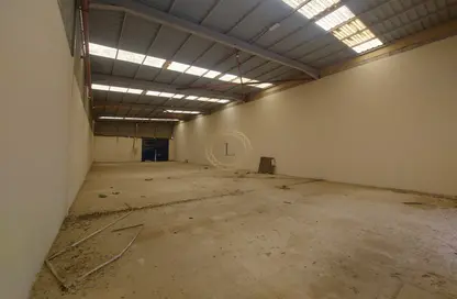 Warehouse - Studio - 1 Bathroom for rent in Wadi AL AIN 1 - Al Noud - Al Ain