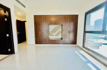Apartment - 3 Bedrooms - 3 Bathrooms for rent in Jumeirah Garden City - Al Satwa - Dubai