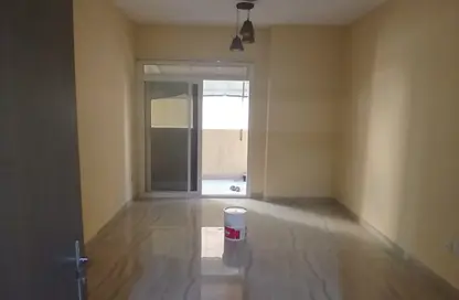 شقة - غرفة نوم - 1 حمام للايجار في مبنى القاسمية 10 - المحطة - القاسمية - الشارقة شقة - غرفة نوم - 1 حمام للايجار في مبنى القاسمية 10 - المحطة - القاسمية - الشارقة