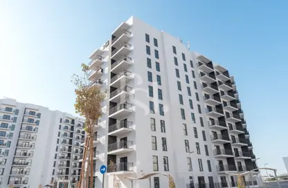 Apartment - 2 Bedrooms - 3 Bathrooms for sale in Waters Edge - Yas Island - Abu Dhabi