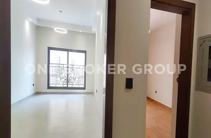 شقة - غرفة نوم - 2 حمامات للايجار في مساكن نادين - الفرجان - دبي