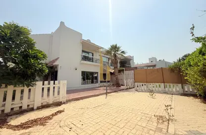 فيلا - 4 غرف نوم - 4 حمامات للايجار في فلل الجميرا 1 - جميرا 1 - الجميرا - دبي