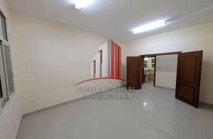 Apartment - 2 Bedrooms - 2 Bathrooms for rent in Al Niyadat - Al Ain
