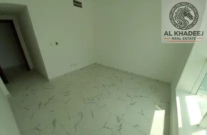 Apartment - 3 Bedrooms - 3 Bathrooms for rent in Oasis Tower - Al Rashidiya 1 - Al Rashidiya - Ajman