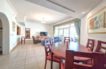 Apartment - 2 Bedrooms - 2 Bathrooms for rent in Al Sarrood - Shoreline Apartments - Palm Jumeirah - Dubai