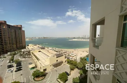 Water View image for: Apartment - 2 Bedrooms - 3 Bathrooms for rent in Al Das - Shoreline Apartments - Palm Jumeirah - Dubai, Image 1