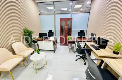Office Space - Studio - 1 Bathroom for rent in Red Avenue - Al Garhoud - Dubai