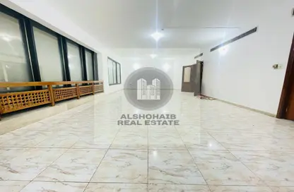 Apartment - 3 Bedrooms - 4 Bathrooms for rent in Airport Road - Abu Dhabi