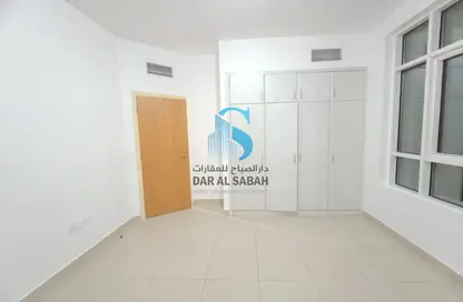 شقة - 2 غرف نوم - 2 حمامات للايجار في مساكن النهضة - النهدة - الشارقة