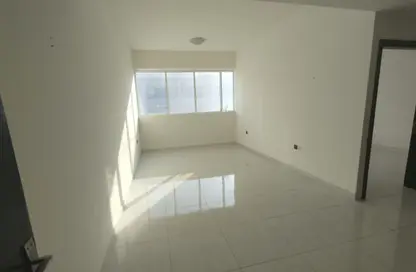Apartment - 1 Bedroom - 2 Bathrooms for rent in Ajman Corniche Road - Ajman
