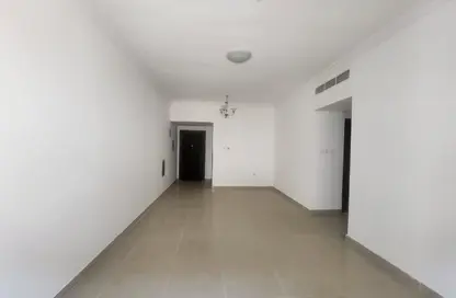 Apartment - 2 Bedrooms - 2 Bathrooms for rent in Al Qulaya'ah - Al Sharq - Sharjah
