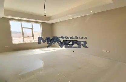 Villa - 4 Bedrooms - 7 Bathrooms for rent in Madinat Zayed (Bida Zayed) - Abu Dhabi