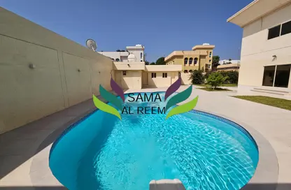 Villa - 5 Bedrooms - 5 Bathrooms for rent in Jumeirah 1 Villas - Jumeirah 1 - Jumeirah - Dubai