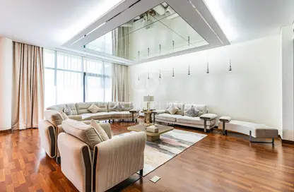 Villa - 6 Bedrooms - 7 Bathrooms for sale in Picadilly Green - DAMAC Hills - Dubai