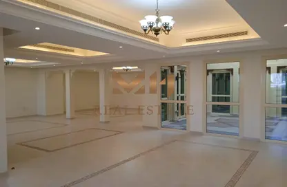 Villa - 5 Bedrooms - 6 Bathrooms for rent in Al Nahyan - Abu Dhabi