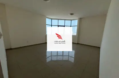 شقة - 3 غرف نوم - 3 حمامات للايجار في برج الكورنيش - طريق كورنيش عجمان - عجمان