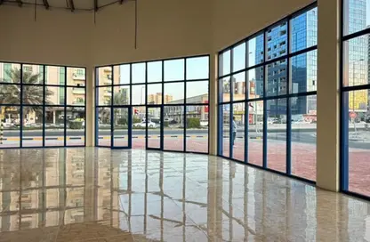 Shop - Studio - 2 Bathrooms for rent in Gate Tower 1 - Musheiref - Ajman