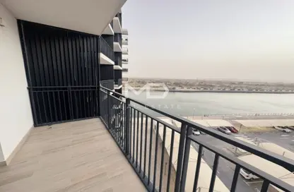 Apartment - 2 Bedrooms - 3 Bathrooms for rent in Waters Edge - Yas Island - Abu Dhabi