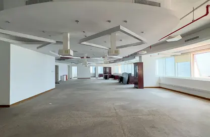 Office Space - Studio - 4 Bathrooms for rent in One Lake Plaza - JLT Cluster T - Jumeirah Lake Towers - Dubai