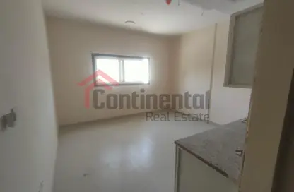 Apartment - Studio - 1 Bathroom for rent in Al Musalla - Sharjah
