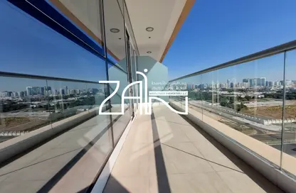 شقة - 3 غرف نوم - 4 حمامات للايجار في يونايتد سكوير - الخالدية - أبوظبي