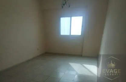 Apartment - 1 Bedroom - 2 Bathrooms for rent in Corniche Tower - Ajman Corniche Road - Ajman