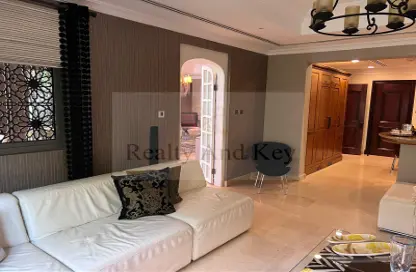 Living Room image for: Townhouse - 3 Bedrooms - 5 Bathrooms for sale in Saadiyat Beach Villas - Saadiyat Beach - Saadiyat Island - Abu Dhabi, Image 1