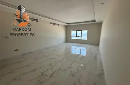 Apartment - 3 Bedrooms - 3 Bathrooms for rent in Corniche Tower - Ajman Corniche Road - Ajman
