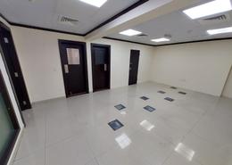 Office Space - 2 bathrooms for rent in Al Muraqqabat - Deira - Dubai