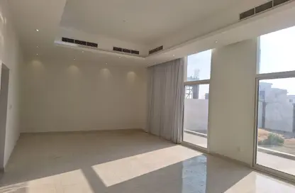 Villa - 4 Bedrooms - 6 Bathrooms for rent in Al Aweer 1 - Al Aweer - Dubai
