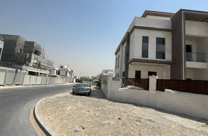Villa - 5 Bedrooms - 7 Bathrooms for sale in Nad Al Sheba Gardens - Nad Al Sheba 1 - Nad Al Sheba - Dubai