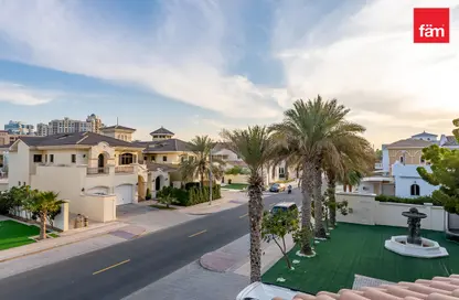 Villa - 5 Bedrooms - 6 Bathrooms for rent in Signature Villas Frond B - Signature Villas - Palm Jumeirah - Dubai