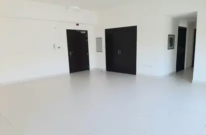 Empty Room image for: Apartment - 2 Bedrooms - 2 Bathrooms for rent in Al Ain Square - Al Towayya - Al Ain, Image 1