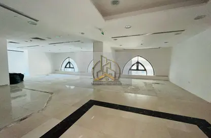 Office Space - Studio - 3 Bathrooms for rent in Khalifa Street - Abu Dhabi