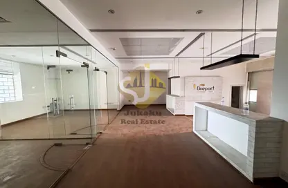 Shop - Studio - 1 Bathroom for rent in Maktoum Road Building - Riggat Al Buteen - Deira - Dubai